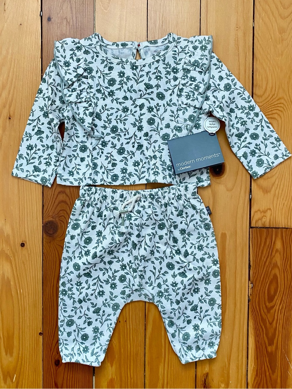NWT Gerber Baby Floral Top and Pants Set 0-3 Months 100% Cotton